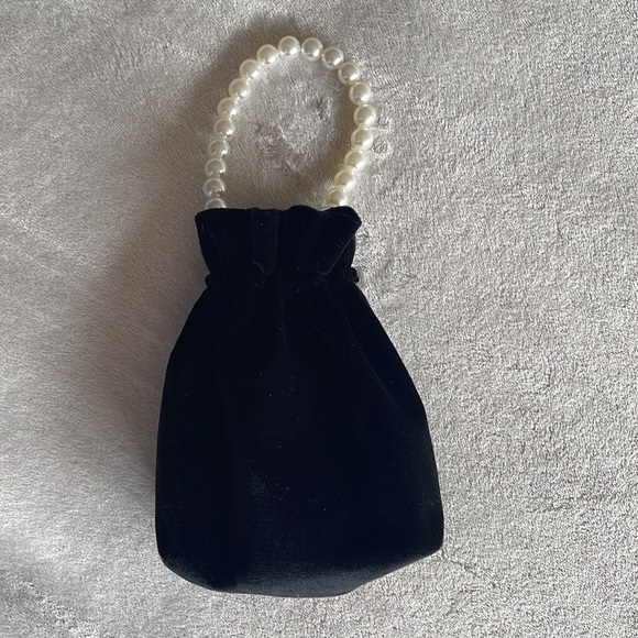 Ring Concierge Velvet Jewelry Pouch - Picture 4 of 10